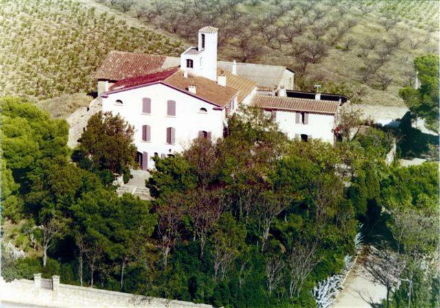 Le Clos Des Pins Claira 外观 照片